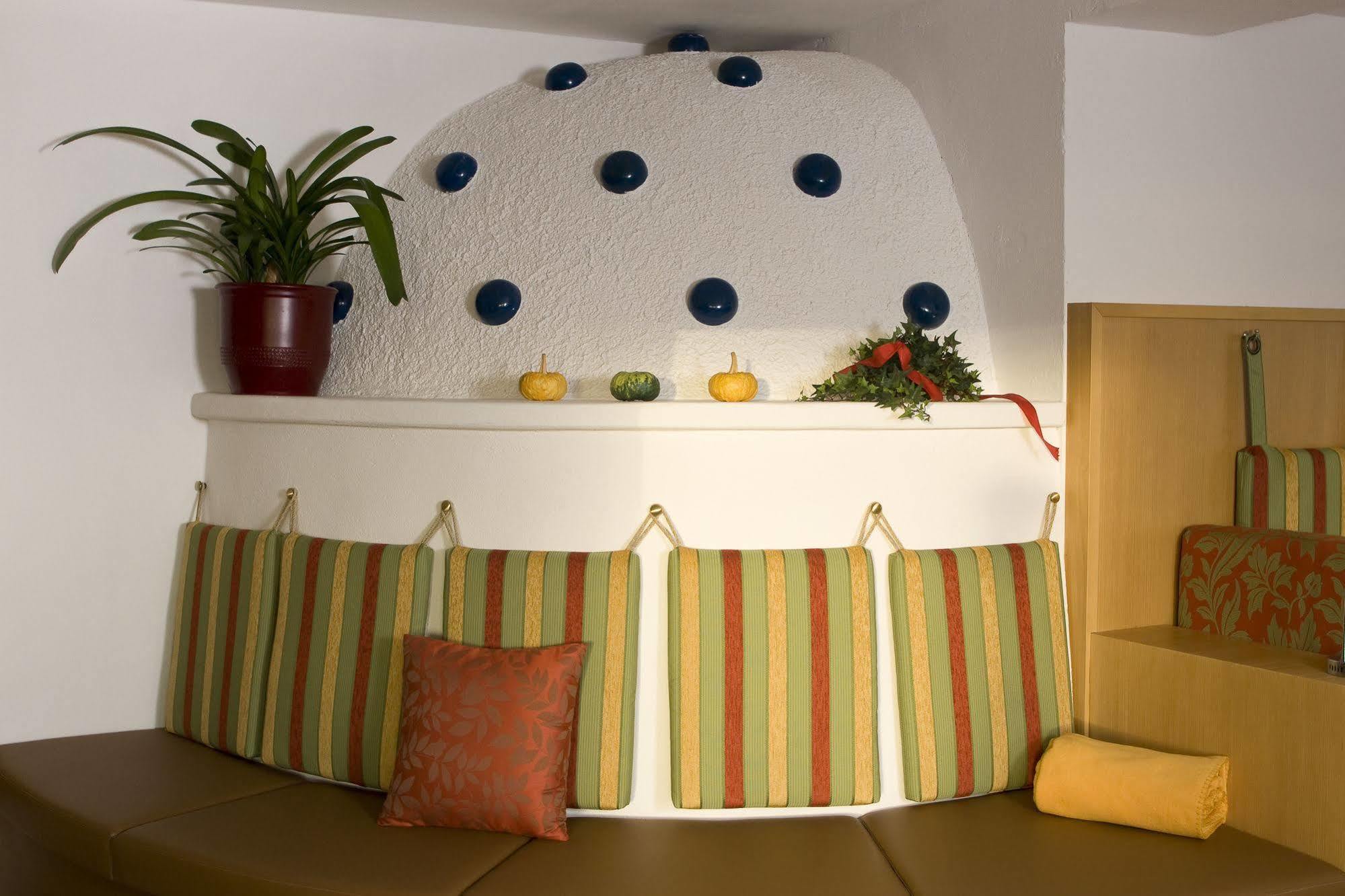 Sonnenhotel Zaubek Треффен Экстерьер фото