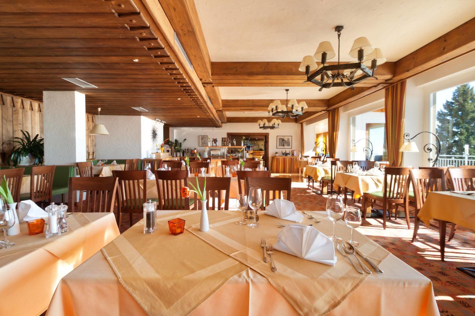 Sonnenhotel Zaubek Треффен Экстерьер фото