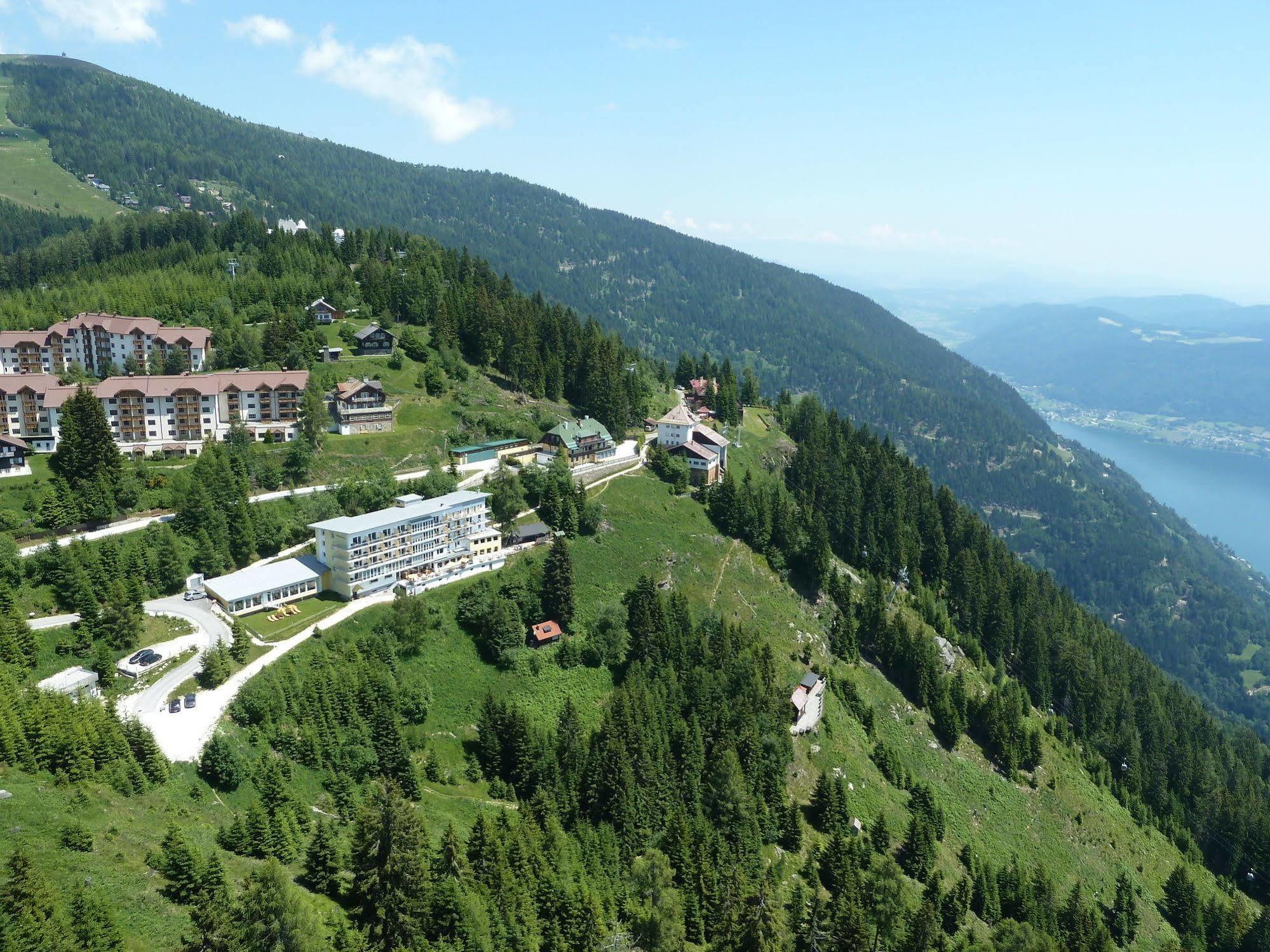 Sonnenhotel Zaubek Треффен Экстерьер фото