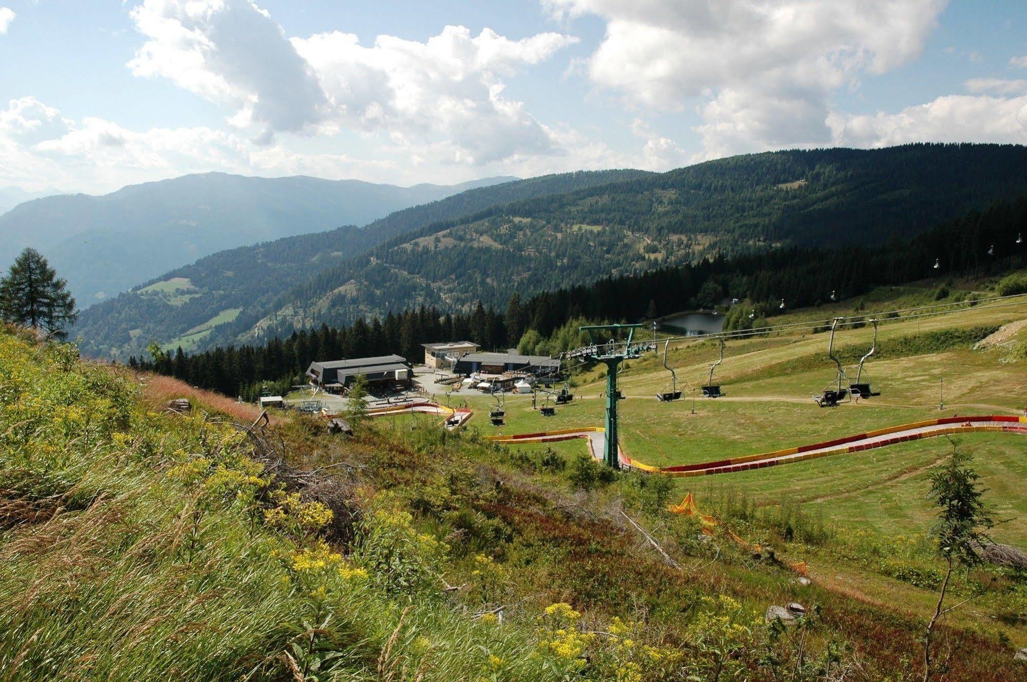 Sonnenhotel Zaubek Треффен Экстерьер фото