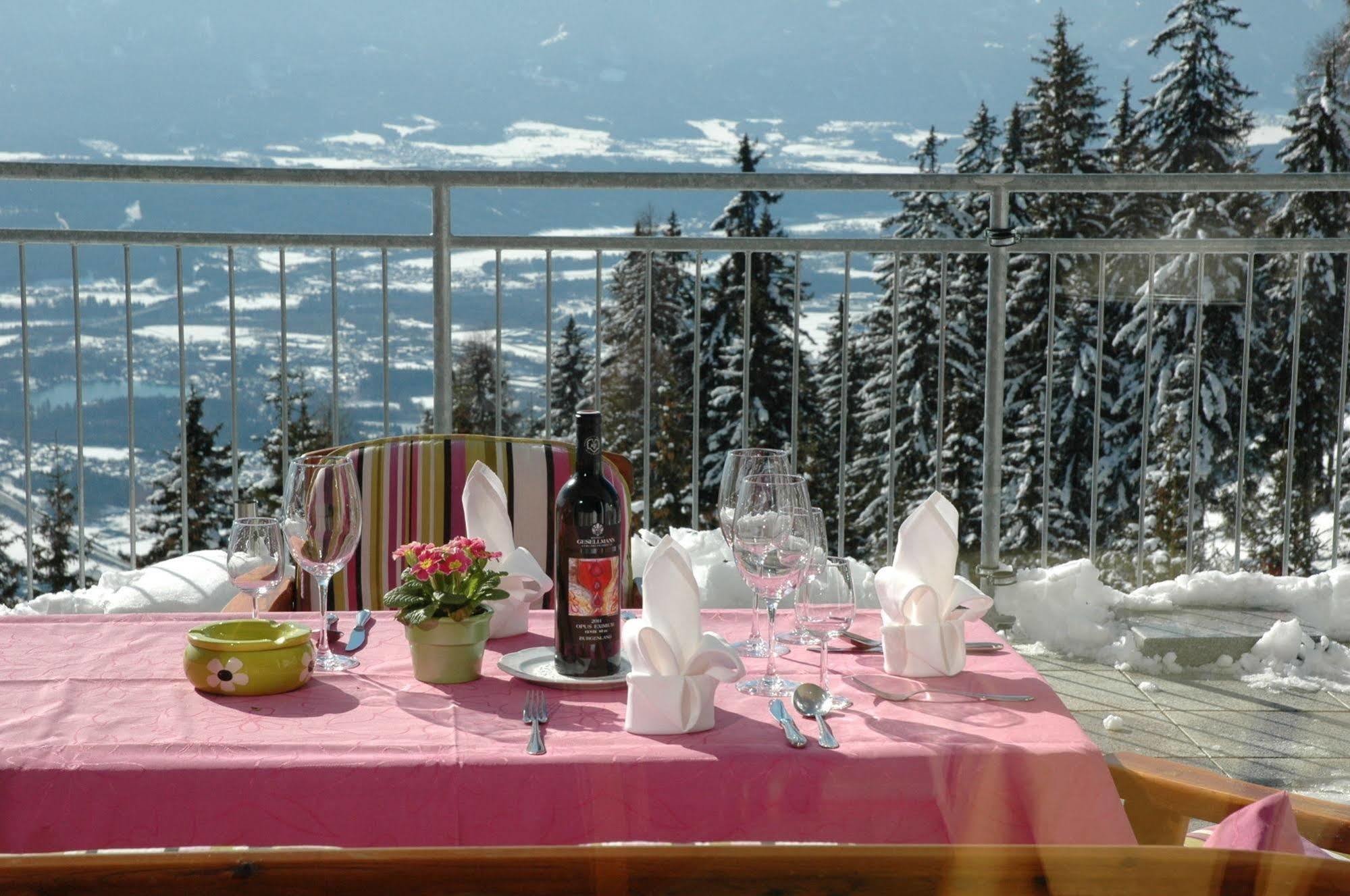 Sonnenhotel Zaubek Треффен Экстерьер фото
